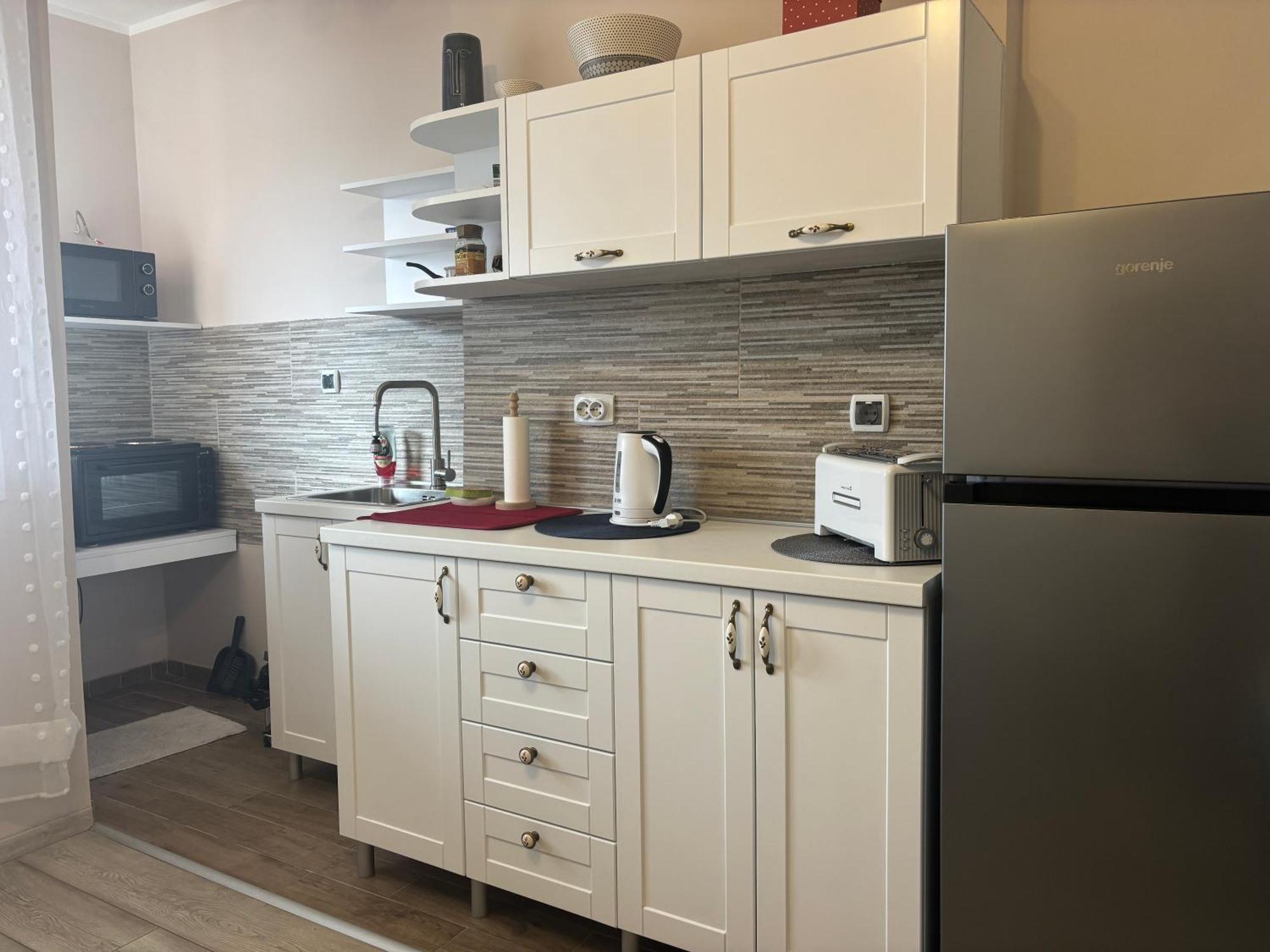 Red Square Apartment 皮罗特 外观 照片